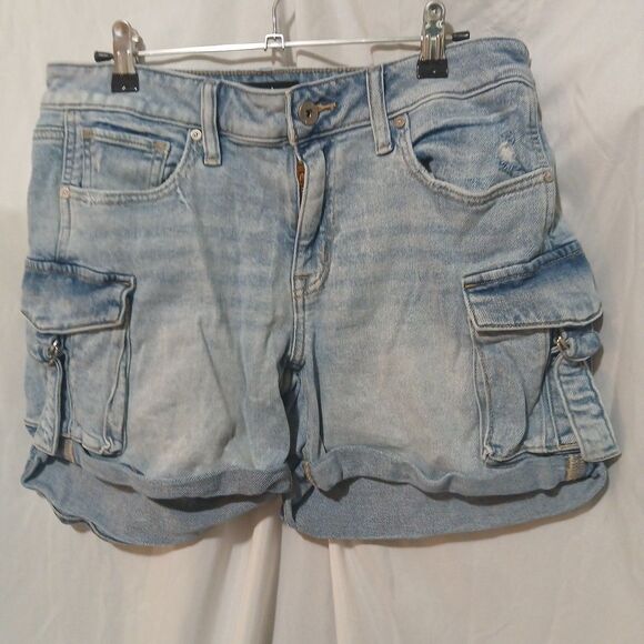 Maurices Edgely relaxed Boyfriend Denim Shorts distressed Size 8 - Picture 1 of 11